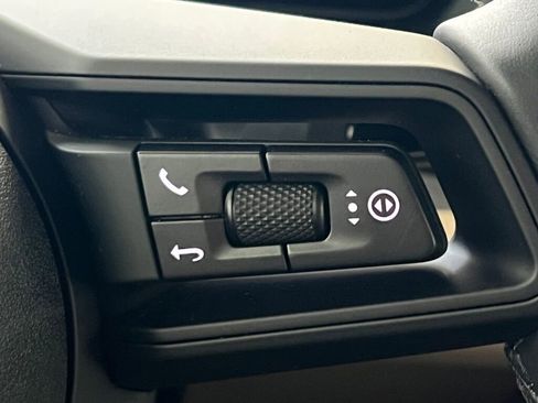 Certified 2025 Porsche Macan Electric image 50