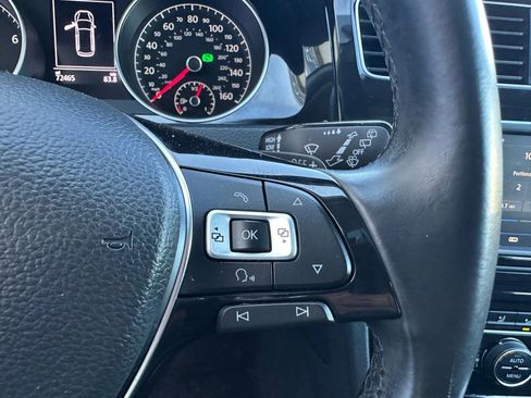 Used 2017 Volkswagen Golf SEL image 17