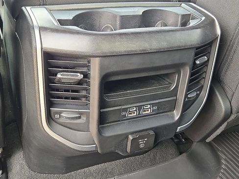 Used 2022 RAM 1500 Big Horn AWD/4WD image 17