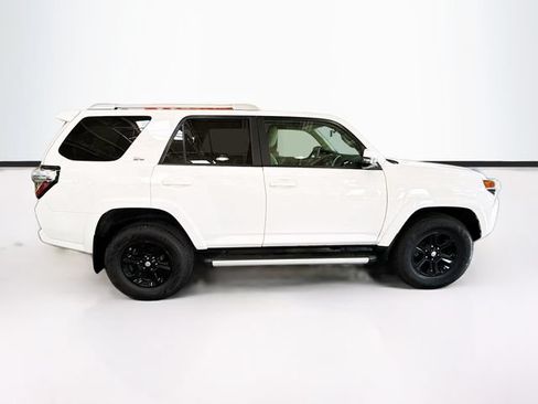 Used 2018 Toyota 4Runner SR5 Premium AWD/4WD image 5