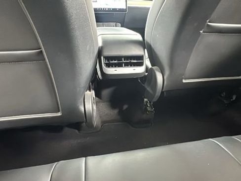 Used 2021 Tesla Model Y Performance image 32