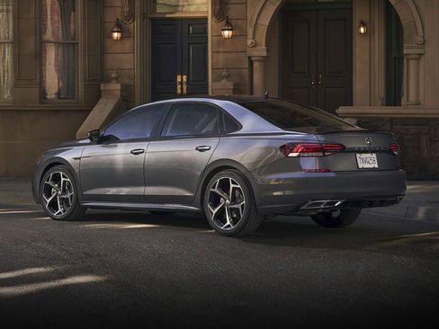 Used 2021 Volkswagen Passat 2.0T SE image 1