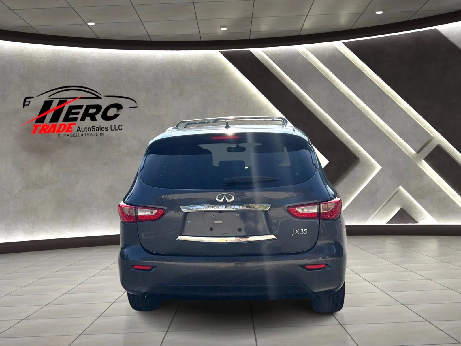 Used 2013 INFINITI JX35 FWD w/ Premium Pkg image 4