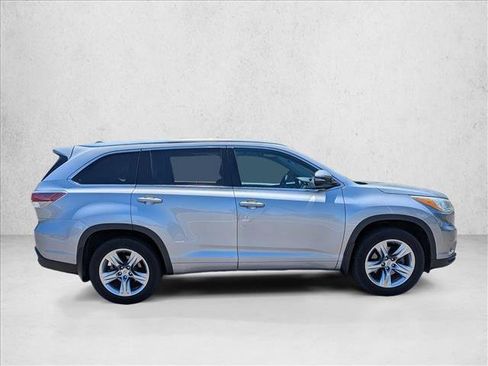 Used 2015 Toyota Highlander Limited AWD/4WD image 4