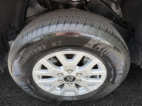 Certified 2026 Toyota Tacoma SR5 AWD/4WD image 11