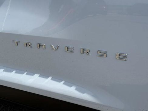 New 2026 Chevrolet Traverse LT image 13