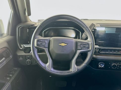 Used 2024 Chevrolet Silverado 1500 LT AWD/4WD image 17