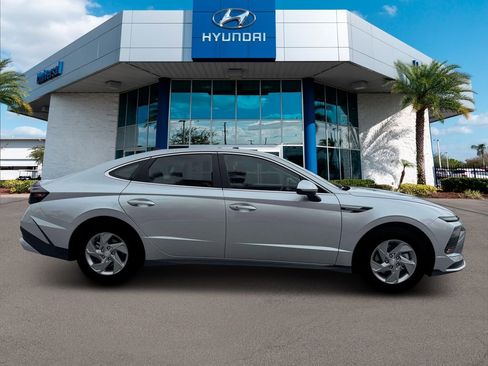 New 2026 Hyundai Sonata SE FWD image 10