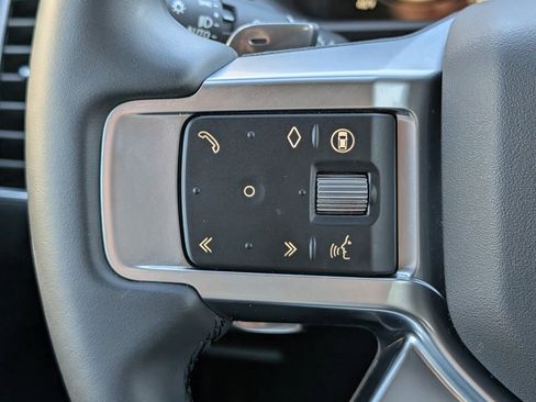 Certified 2024 Land Rover Discovery Dynamic SE image 23