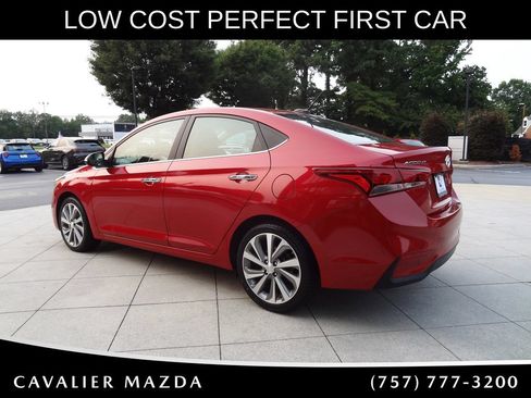 Used 2022 Hyundai Accent Limited FWD image 3