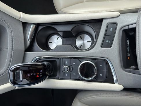 Used 2023 Cadillac XT6 Premium Luxury image 15