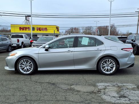 Used 2018 Toyota Camry XLE w/ Audio Package image 7