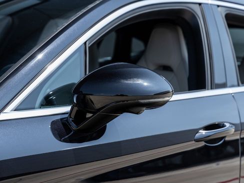 Certified 2025 Porsche Panamera image 17