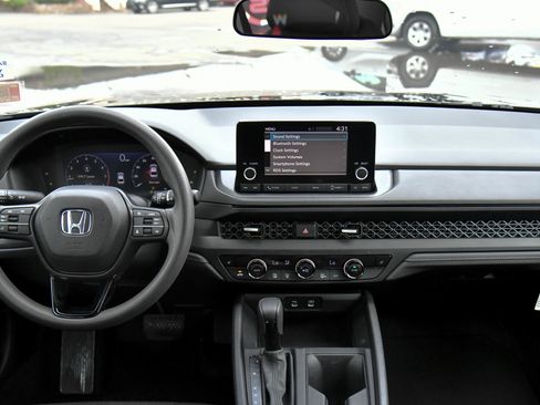 Used 2025 Honda Accord SE image 35