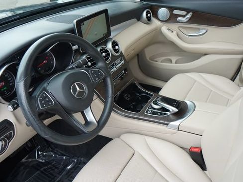 Used 2018 Mercedes-Benz GLC 300 4MATIC image 29