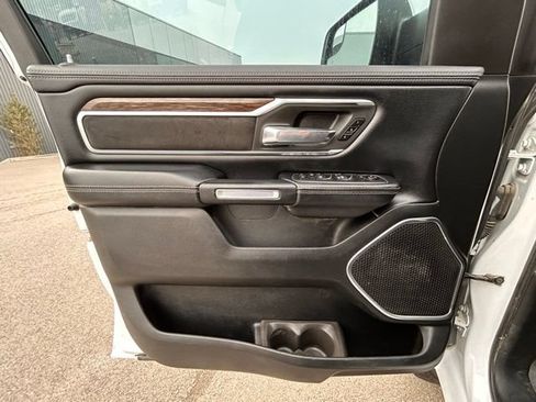 Used 2019 RAM 1500 Laramie AWD/4WD image 35