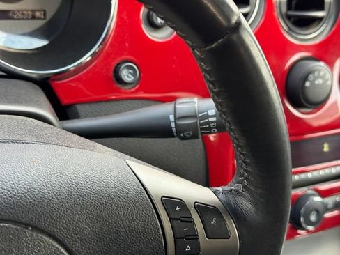 Used 2006 Pontiac Solstice Convertible w/ Premium Package RWD image 21