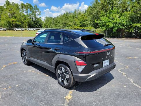 Used 2025 Hyundai Kona SEL FWD image 3