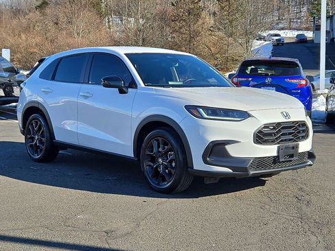 Certified 2025 Honda HR-V Sport image 4