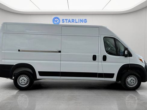 Used 2026 RAM ProMaster 2500 w/ Convenience Group FWD image 11