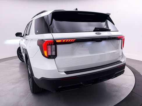 Used 2025 Ford Explorer ST-Line w/ Premium Package image 11