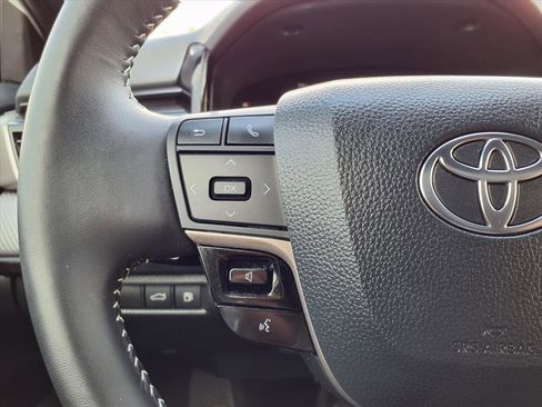 Used 2025 Toyota Camry SE image 15