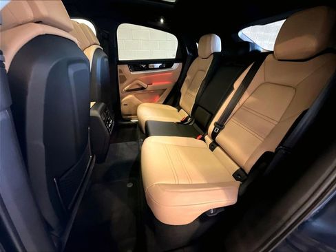 Certified 2025 Porsche Cayenne Coupe AWD/4WD image 22