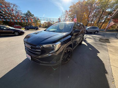 Used 2019 GMC Terrain SLE w/ Driver Convenience Package FWD image 4