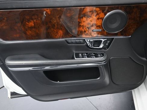 Used 2016 Jaguar XJ L Portfolio RWD image 10