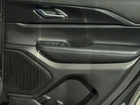 Used 2025 Jeep Grand Cherokee Laredo w/ Luxury Tech Group I RWD image 35