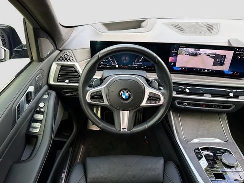 Used 2024 BMW X7 xDrive40i w/ M Sport Package AWD/4WD image 18