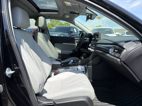 Used 2025 Acura Integra FWD image 17