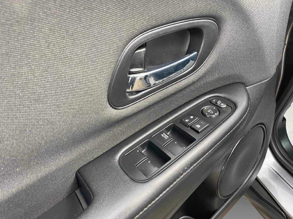 Used 2021 Honda HR-V LX image 22