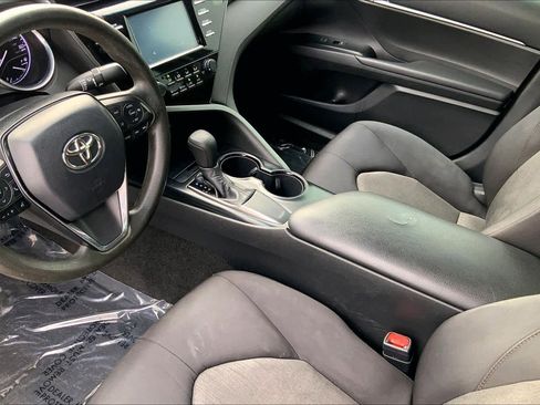 Used 2019 Toyota Camry LE image 14