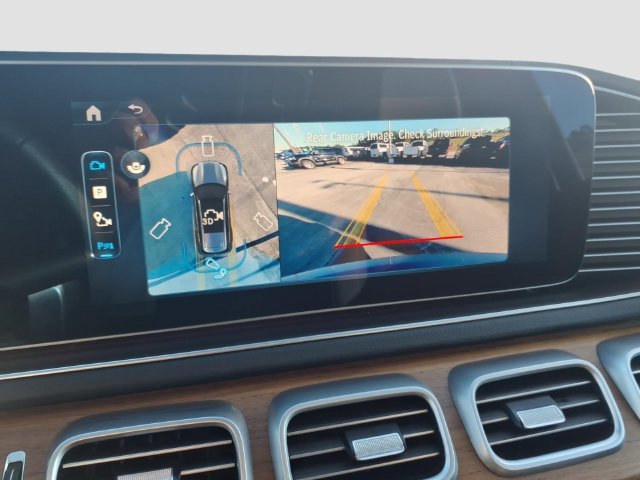 Used 2025 Mercedes-Benz GLS 450 4MATIC image 23