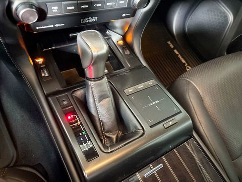 Used 2023 Lexus GX 460 Luxury w/ Sport Design Package AWD/4WD image 18