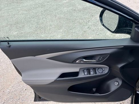 Used 2025 Buick Envista Avenir FWD image 18