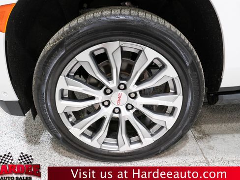 Used 2023 GMC Yukon XL Denali w/ Denali Reserve Package image 10