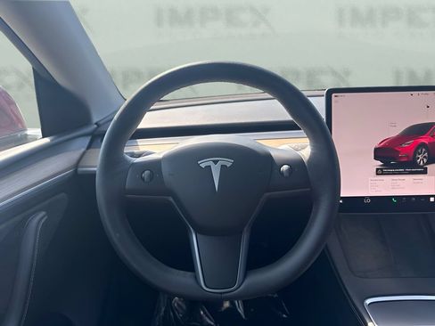 Used 2024 Tesla Model Y Long Range AWD/4WD image 13