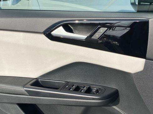 Certified 2025 Volkswagen Taos S image 18