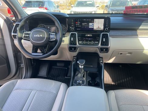 Certified 2023 Kia Sorento EX w/ Panoramic Sunroof Package image 18