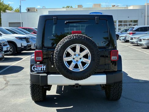 Used 2012 Jeep Wrangler Unlimited Sahara w/ Connectivity Group AWD/4WD image 7