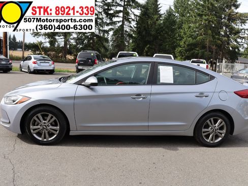 Used 2017 Hyundai Elantra SE image 4