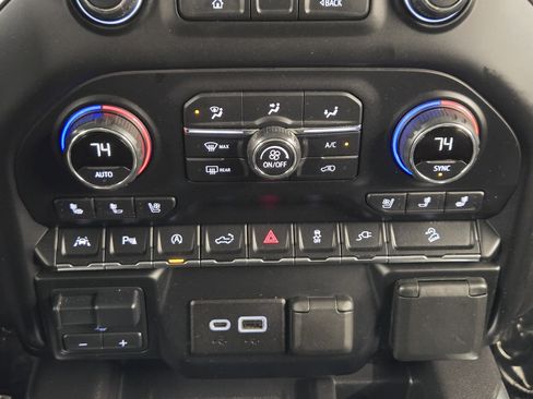 Used 2020 Chevrolet Silverado 1500 LTZ w/ LTZ Texas Edition image 18