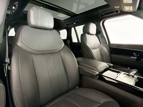 Used 2024 Land Rover Range Rover SE image 14
