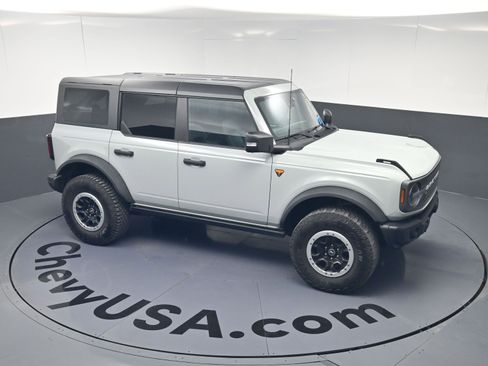 Used 2023 Ford Bronco Badlands w/ Sasquatch Package image 23