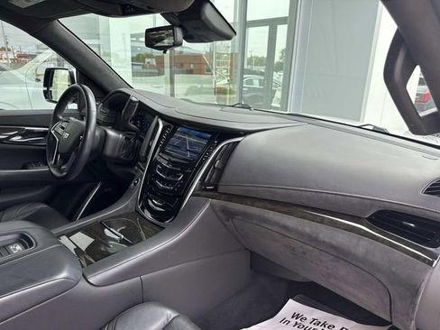 Used 2020 Cadillac Escalade Platinum AWD/4WD image 24