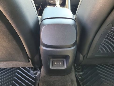 Used 2024 Hyundai Elantra Limited FWD image 15