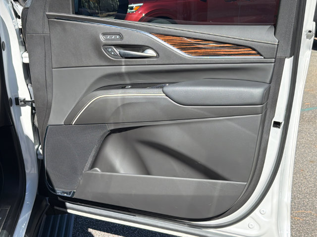Used 2024 Cadillac Escalade Premium Luxury w/ Performance Package AWD/4WD image 16