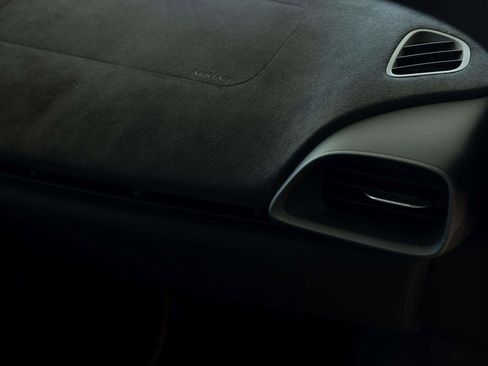 Used 2023 McLaren Artura image 20